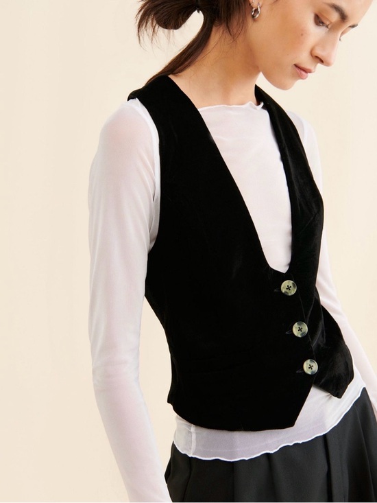 Free People Jackets & Blazers - NWOT FREE PEOPLE Libby Cropped Velvet Vest XS